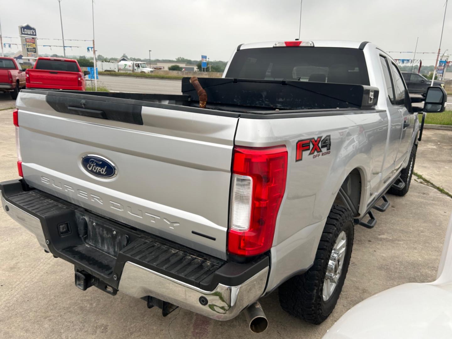 2019 Silver Ford F-250 SD XLT SuperCab 4WD (1FT7X2B67KE) with an 6.2L V8 OHV 16V engine, 6A transmission, located at 1687 Business 35 S, New Braunfels, TX, 78130, (830) 625-7159, 29.655487, -98.051491 - Photo#3